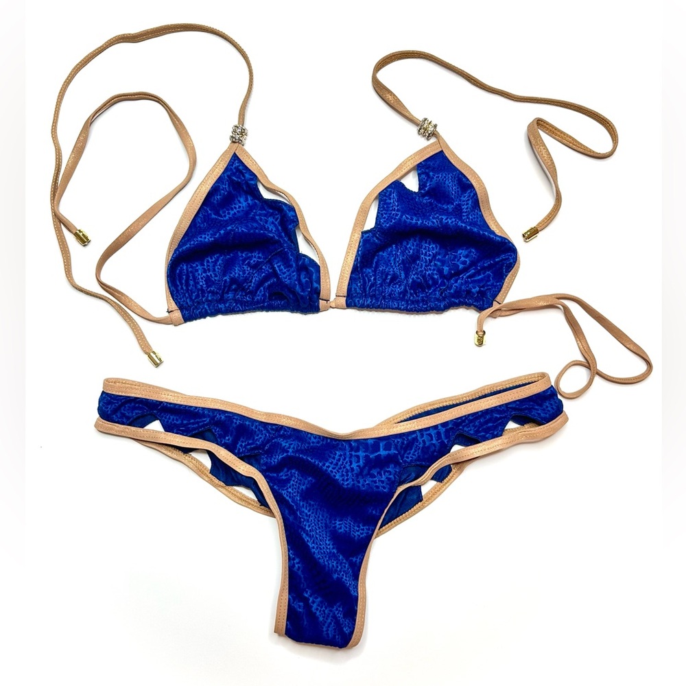 Never Been Worn Beach Bunny Bikini Small Bottoms Extra Large Top Swimsuit